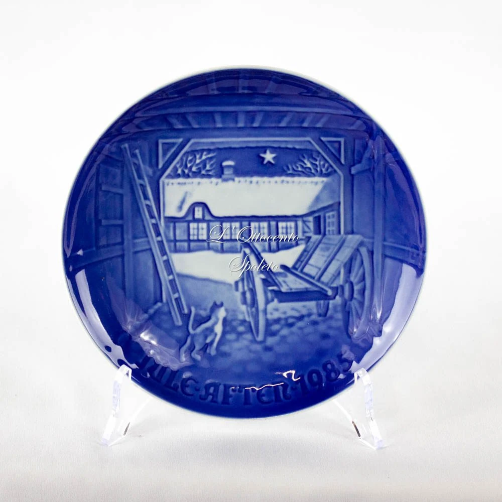 Fronte del piatto con decoro blu — Piatto Natale Bing & Grøndahl 1985.