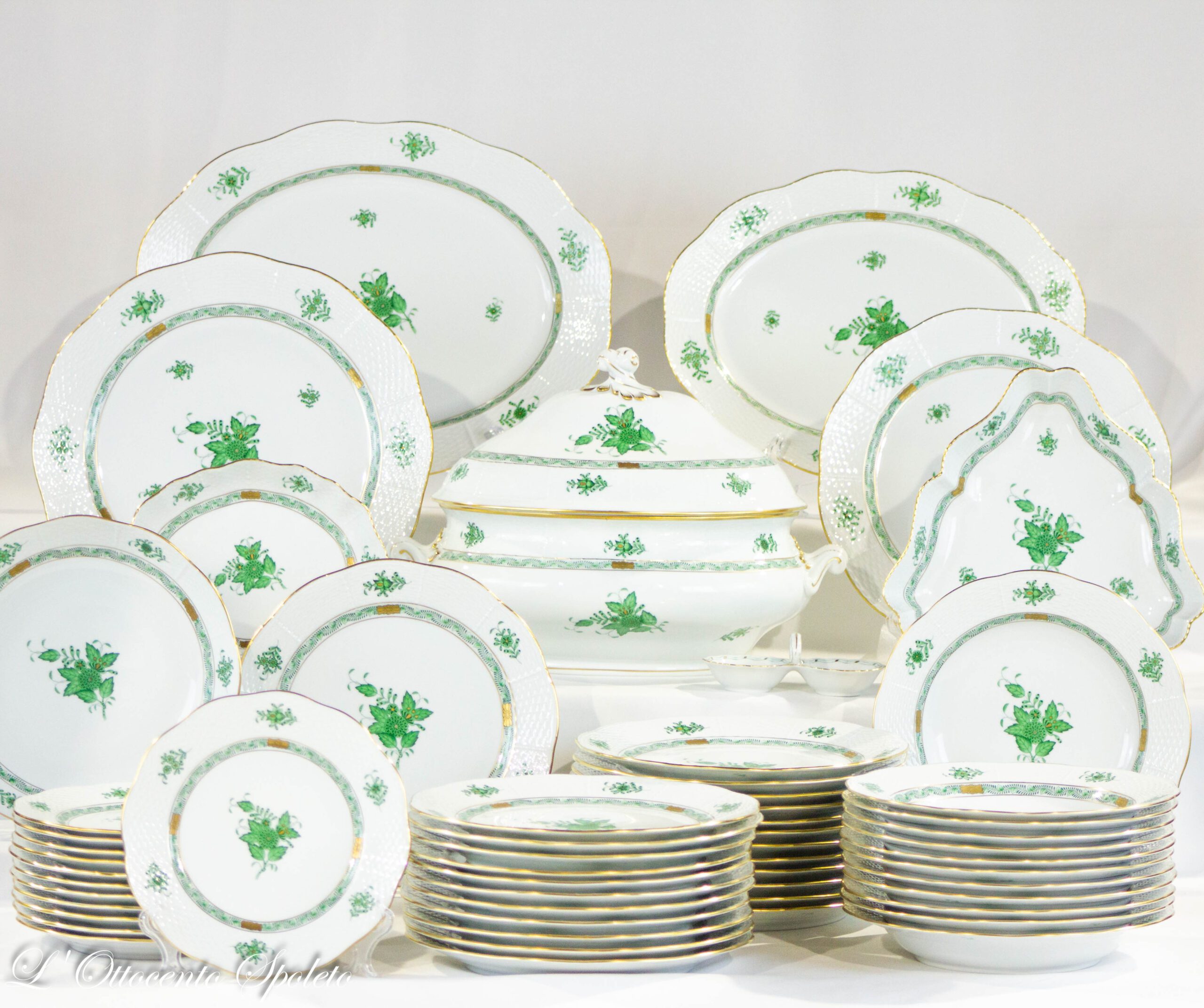 Servizio da pranzo Herend Apponyi Verde 57 pezzi con oro zecchino e bollo del 150° anniversario