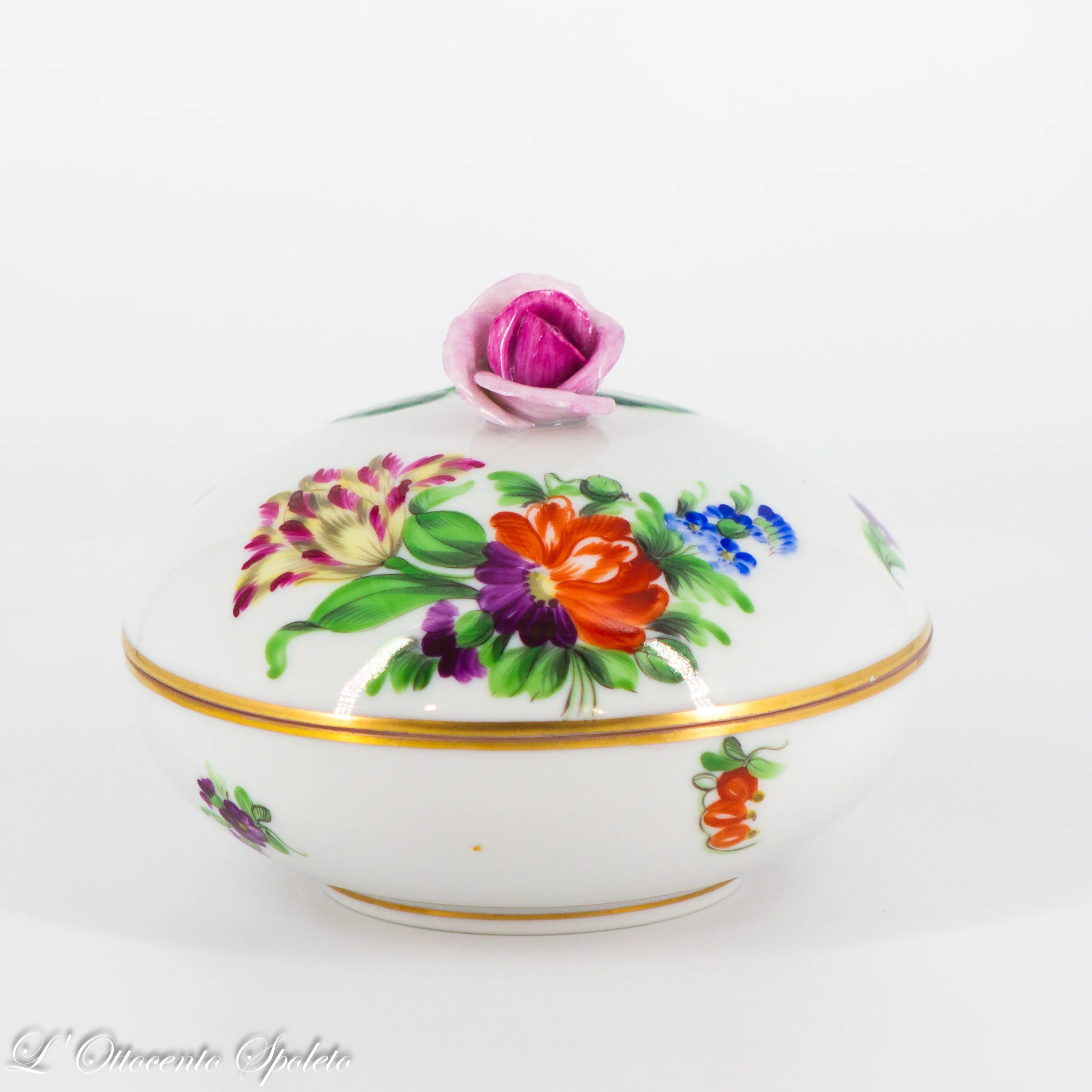 Scatola con coperchio Herend Bouquet de Saxe con fiori policromi e presa a rosa
